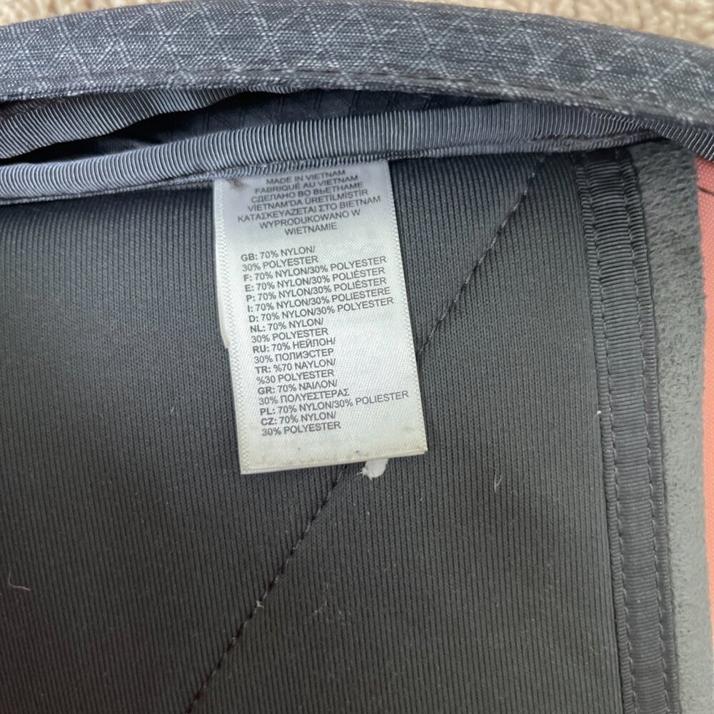 The North Face Recon Backpack Black Rose Gold School Gym Travel Laptop Work - Picture 14 of 14